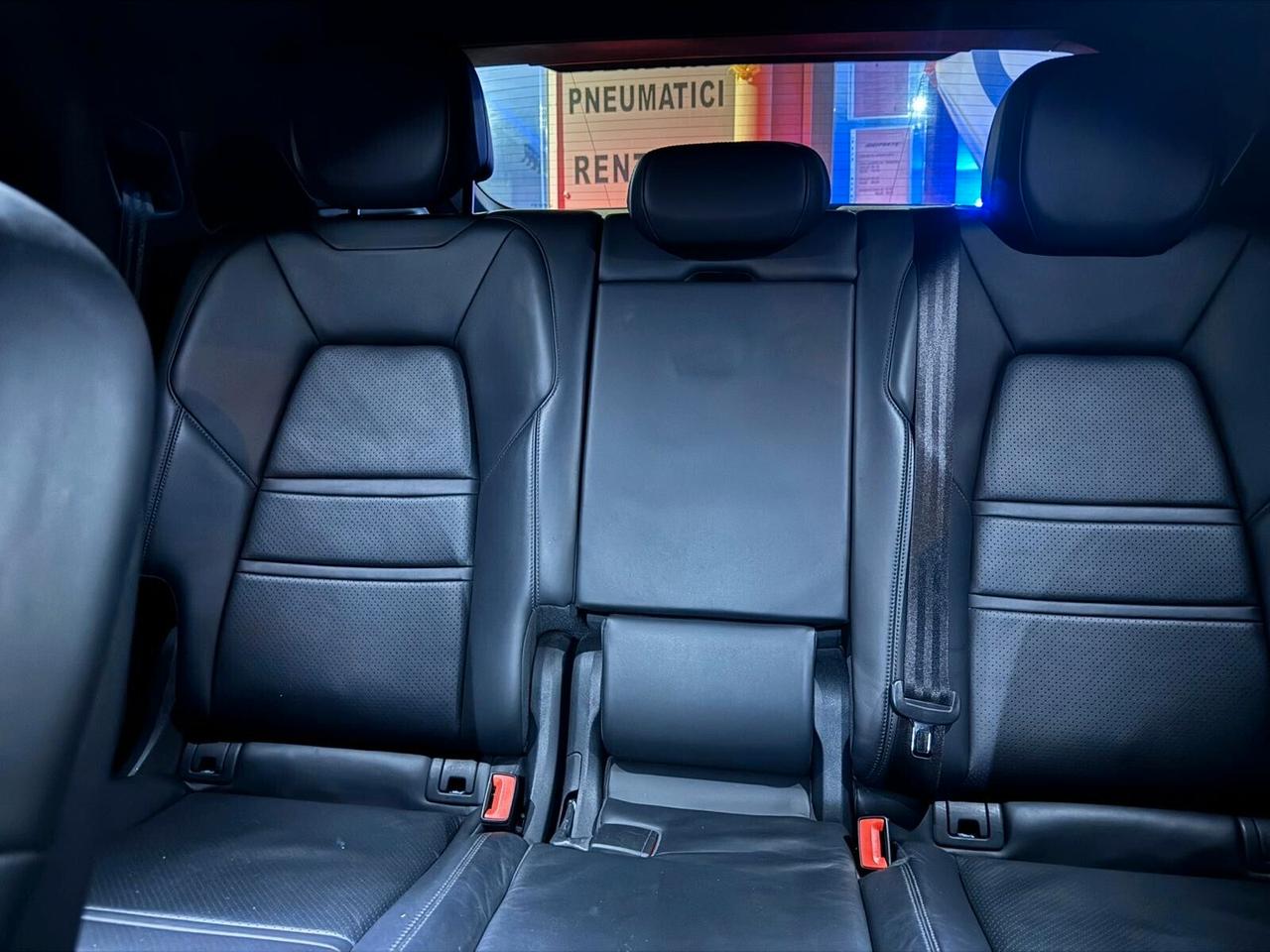 Porsche Cayenne Coupé 3.0 V6 CARPLAY/KEYLESS/CHRONO/PANO