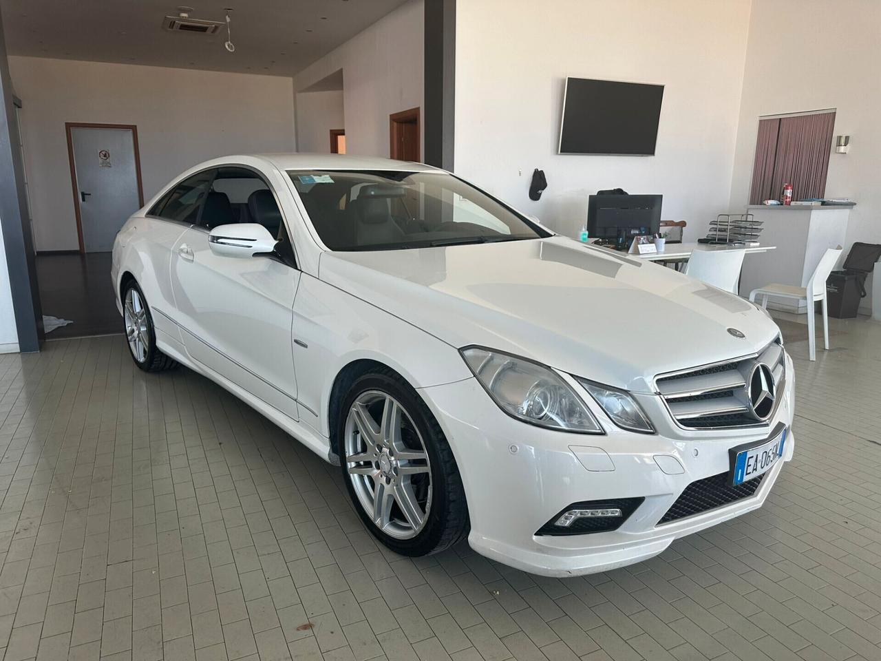 Mercedes-benz E 250 E 250 CDI BlueEFFICIENCY Avantgarde AMG