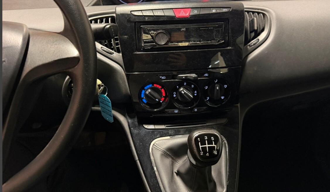 Lancia Ypsilon 1.2 69 CV 5 porte