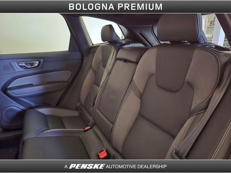 Volvo XC60 XC60 B5 AWD automatico Plus Dark