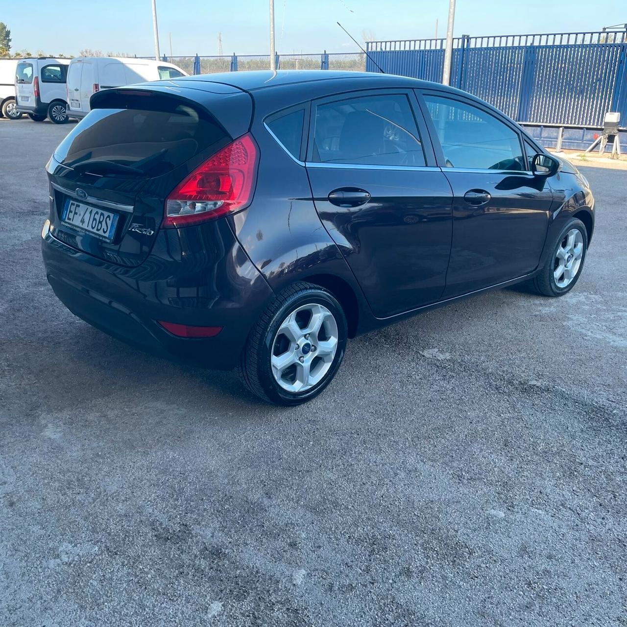 Ford Fiesta 1.4 TDCi 70CV 5 porte