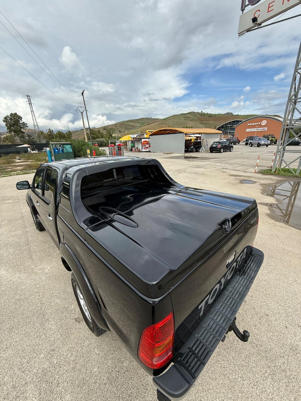 Toyota Hilux 3.0 D-4D 4WD 4p. Doub. Cab SR+