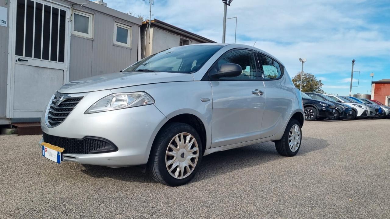 Lancia Ypsilon 0.9 TwinAir 85 CV 5 porte Metano Ecochic Gold