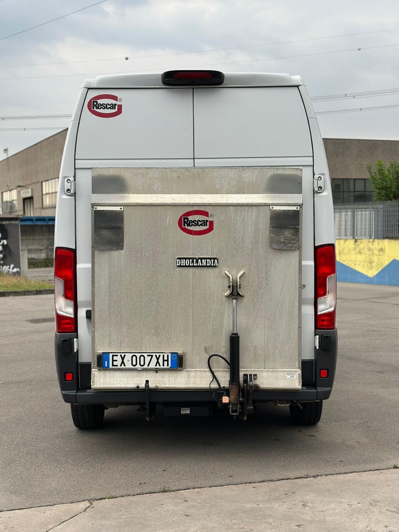 Fiat ducato con pedana caricatrice