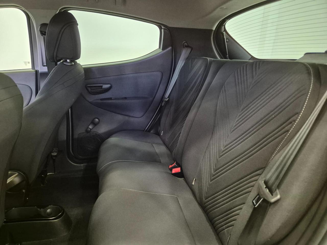 Lancia Ypsilon 1.0 hybrid Silver !! PREZZO REALE !! - NEOPATENTATI - Sens. Park. - Clima