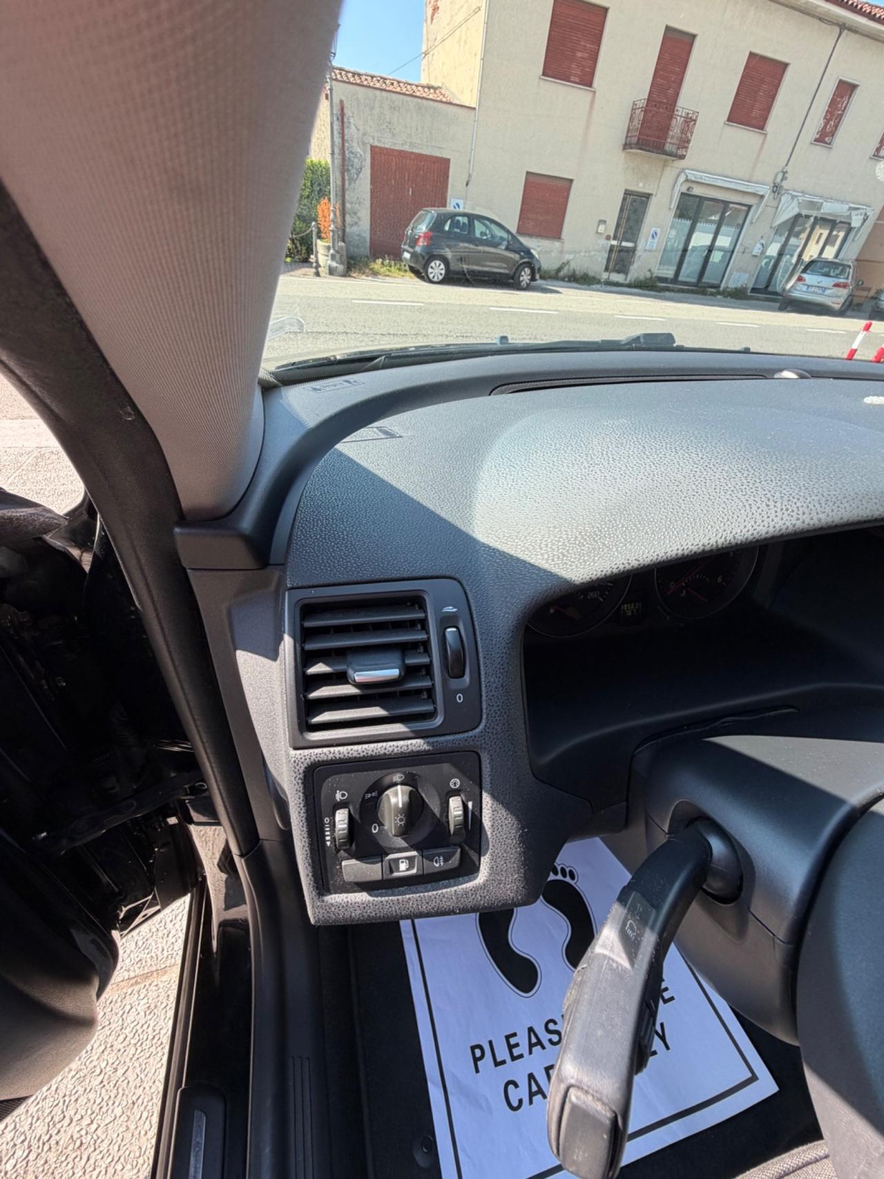 Volvo V50 D2 R-design