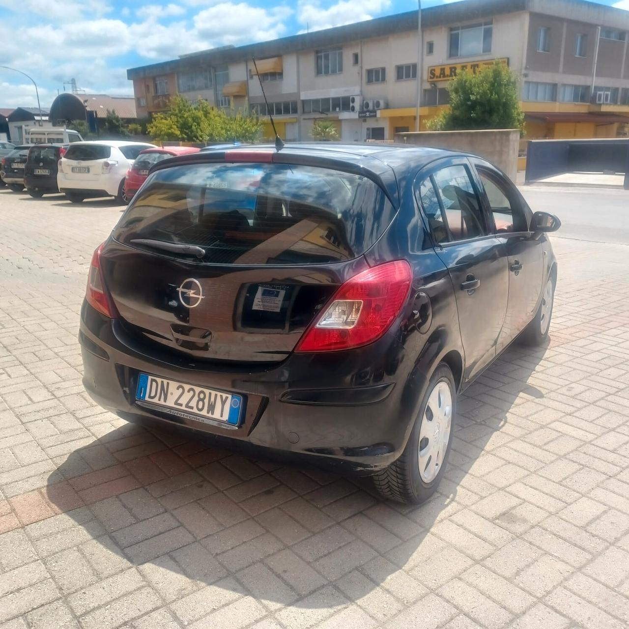 111.978KM CORSA 1.2 NEOPATENTATI BUONE CONDIZIONI