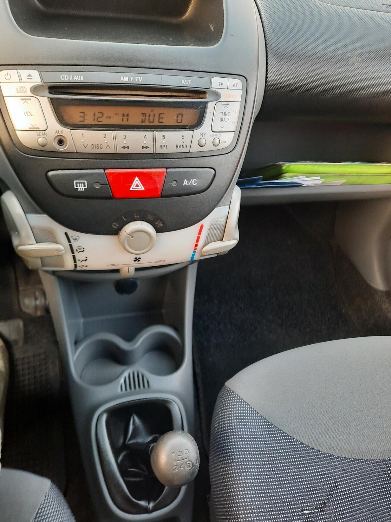 Peugeot 107 1.0 68 CV Ok neopatentati