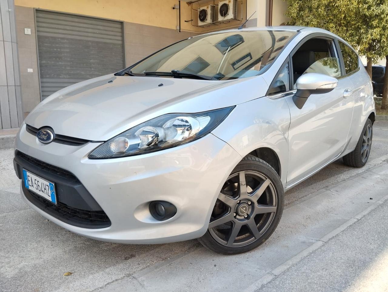 Ford Fiesta FORD FIESTA 1.4 TDCI 68CV 3P TITANIUM