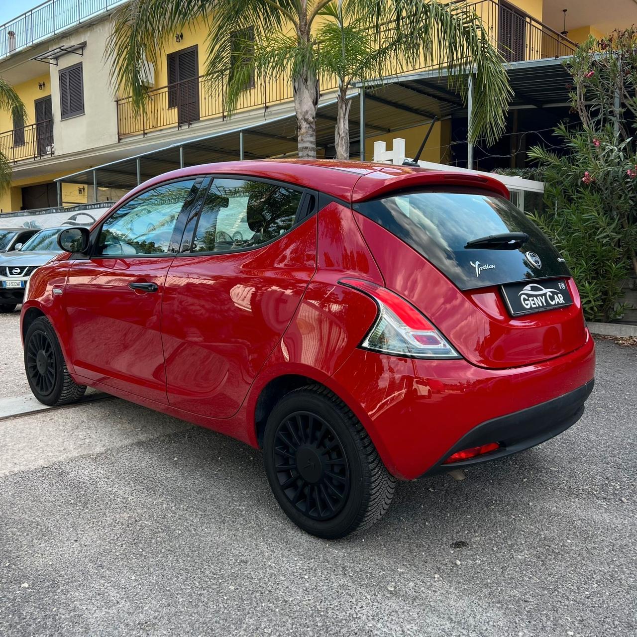 LANCIA YPSILON 1.0 FIREFLY S&S HYBRID ECOCHIC GOLD
