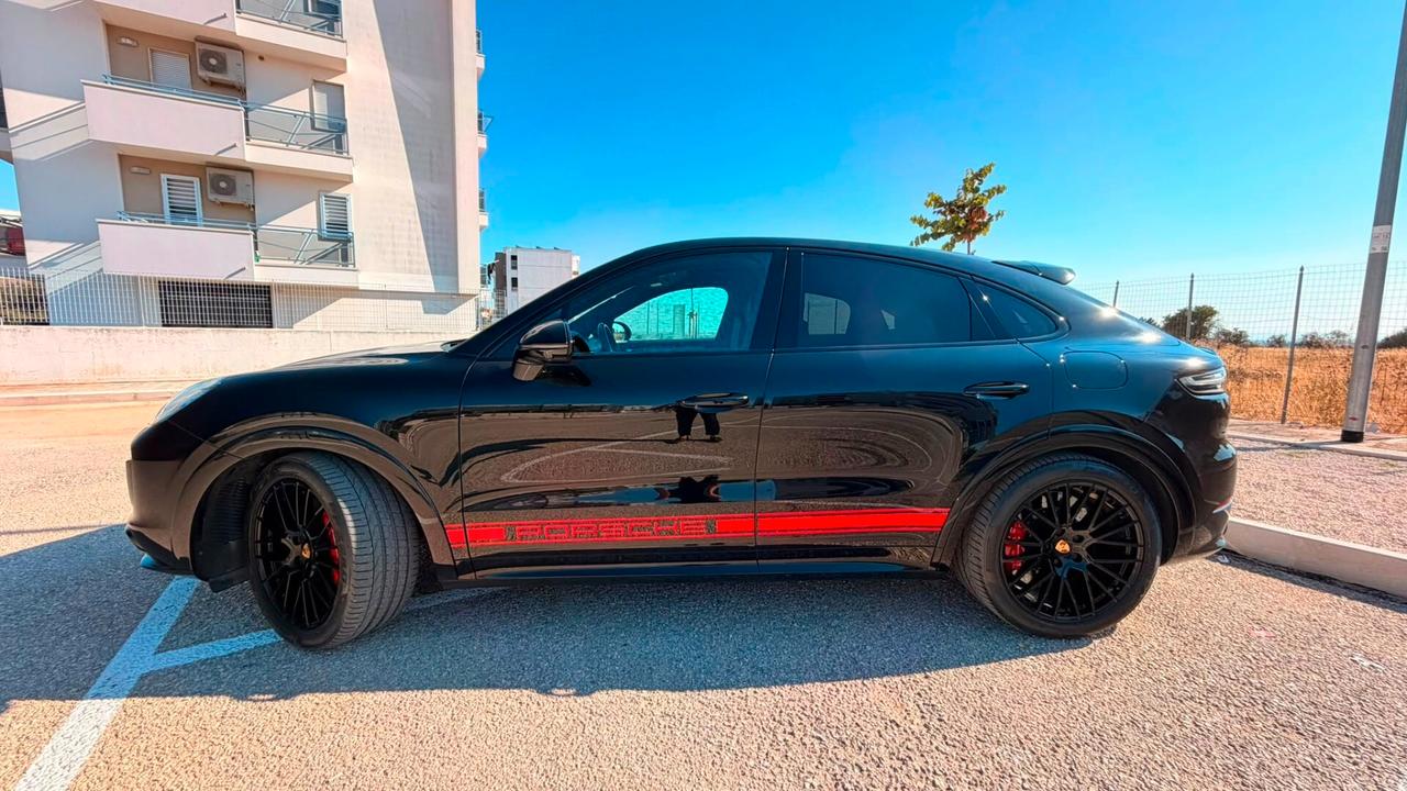 Porsche Cayenne Coupe 2022 4.0 Turbo S e-hybrid 5p.ti tiptronic 680cv