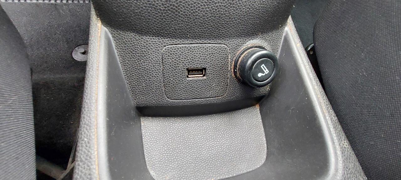 FIESTA 1,5 DIESEL 75 CV TELEFONO BLUETOOTH USB EURO 6B IMPECCABILE X NEOPATENTATI