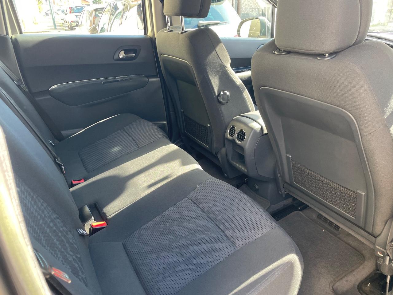 Peugeot 3008 1.6 HDi 112CV Active Mix