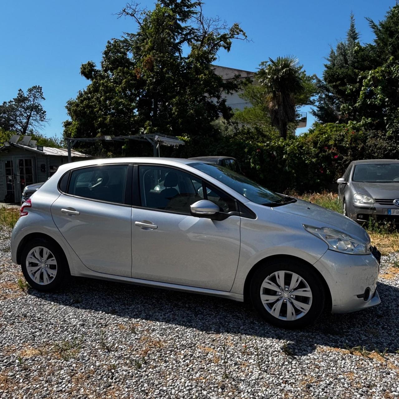 Peugeot 208 1.4 HDi 68 CV 5 porte Allure