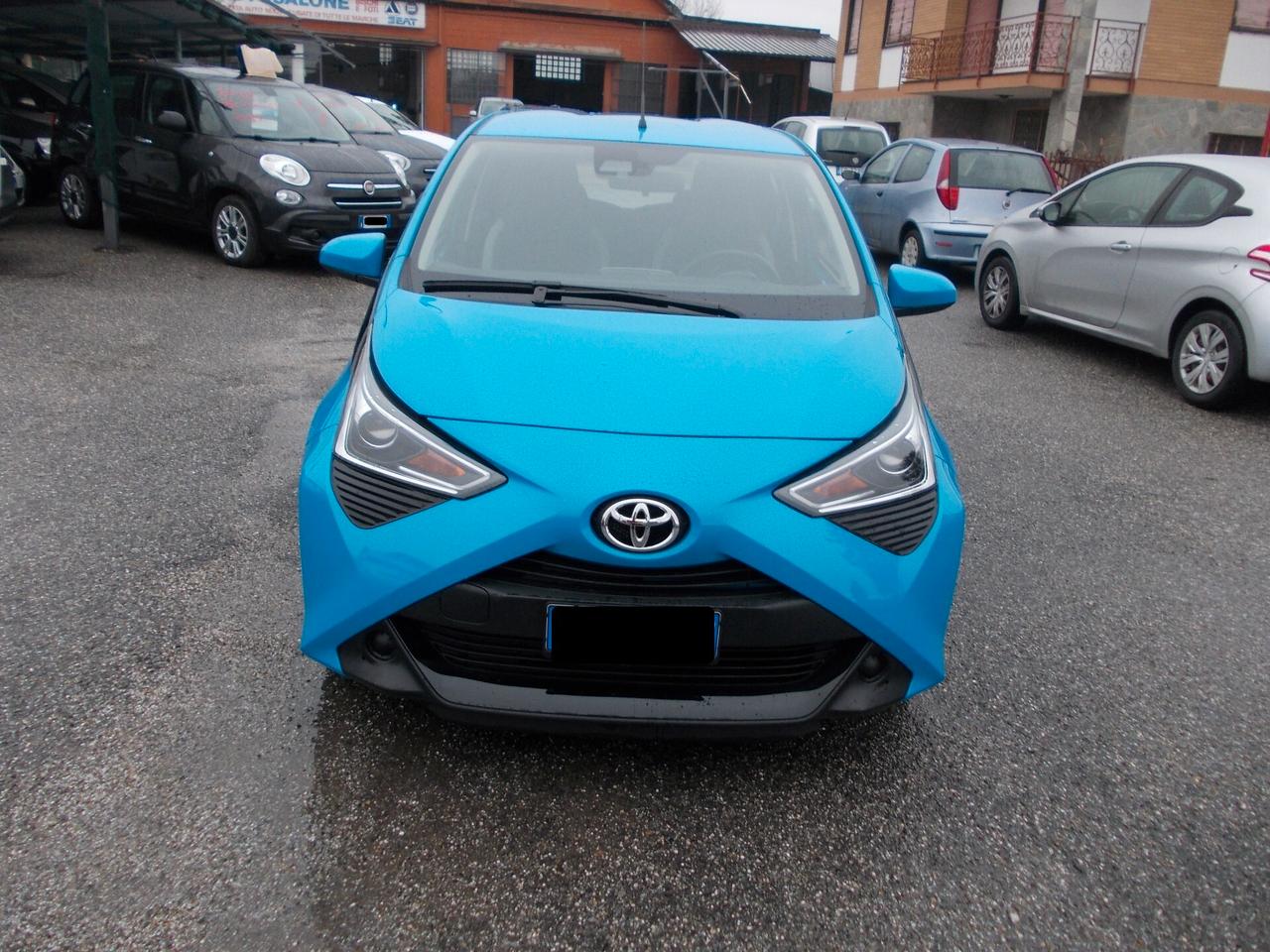 Aygo Connect 1.0- 5p. x-play-km26241