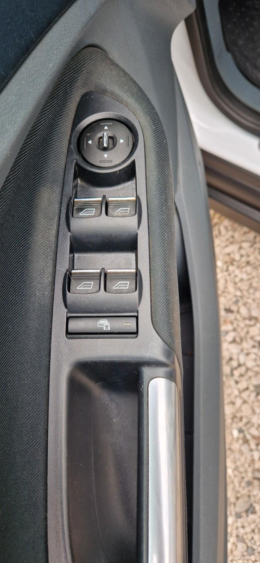 Ford C-Max 1.6 115cv titanium perfetto