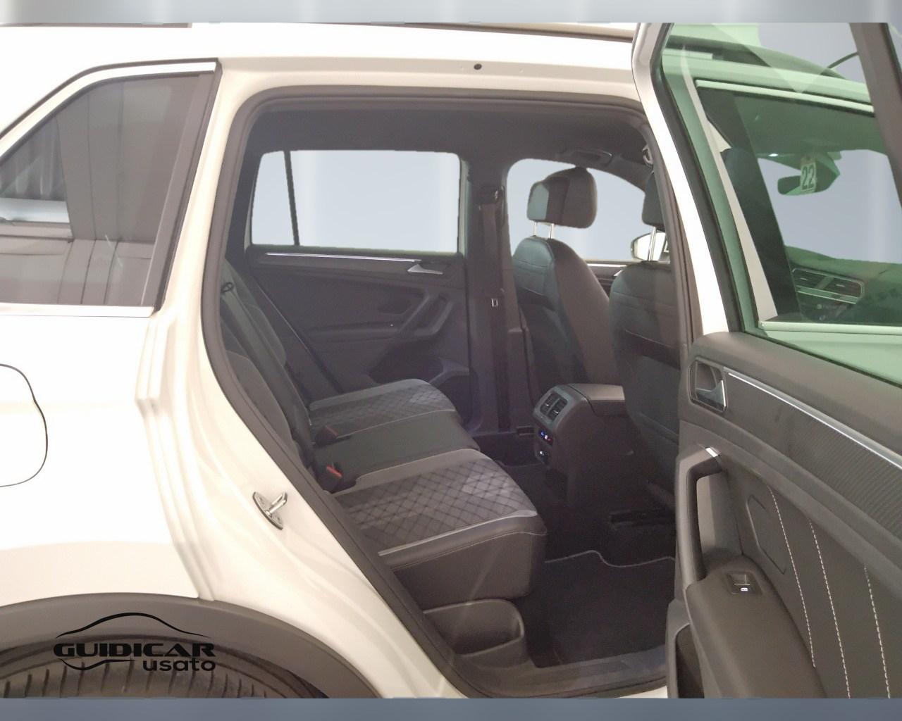 VOLKSWAGEN Tiguan II 2021 - Tiguan 2.0 tdi R-Line 150cv dsg