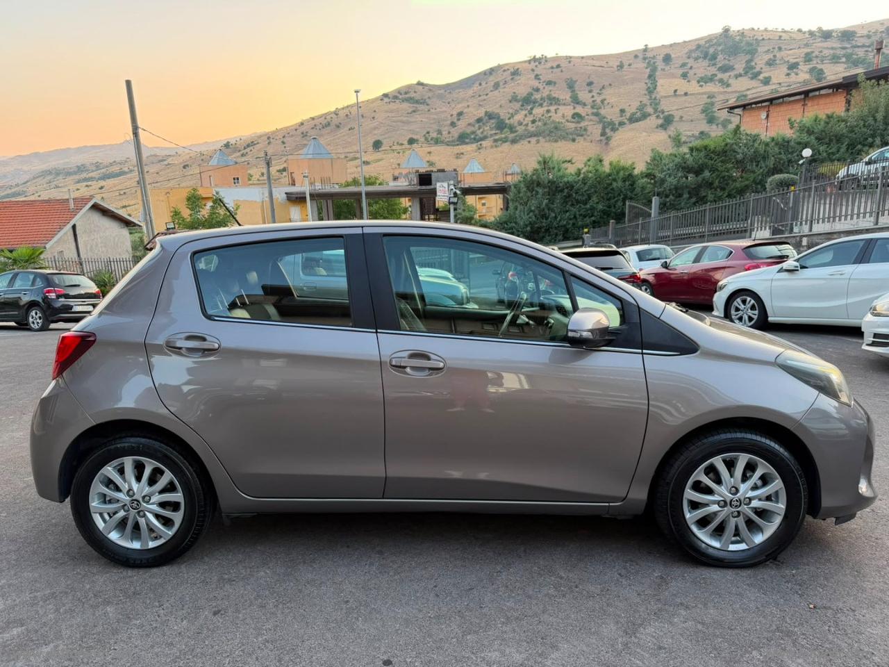 TOYOTA Yaris 1.4 D-4D 5p. Lounge