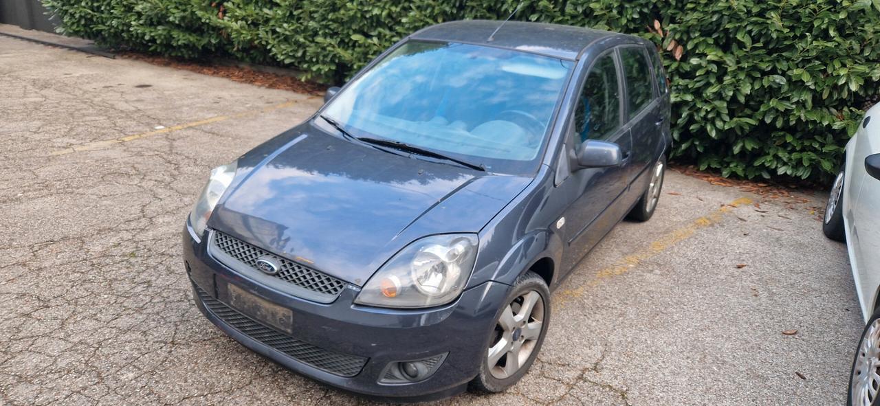 Ford Fiesta 1.4 TDCi 5p. Ghia per export