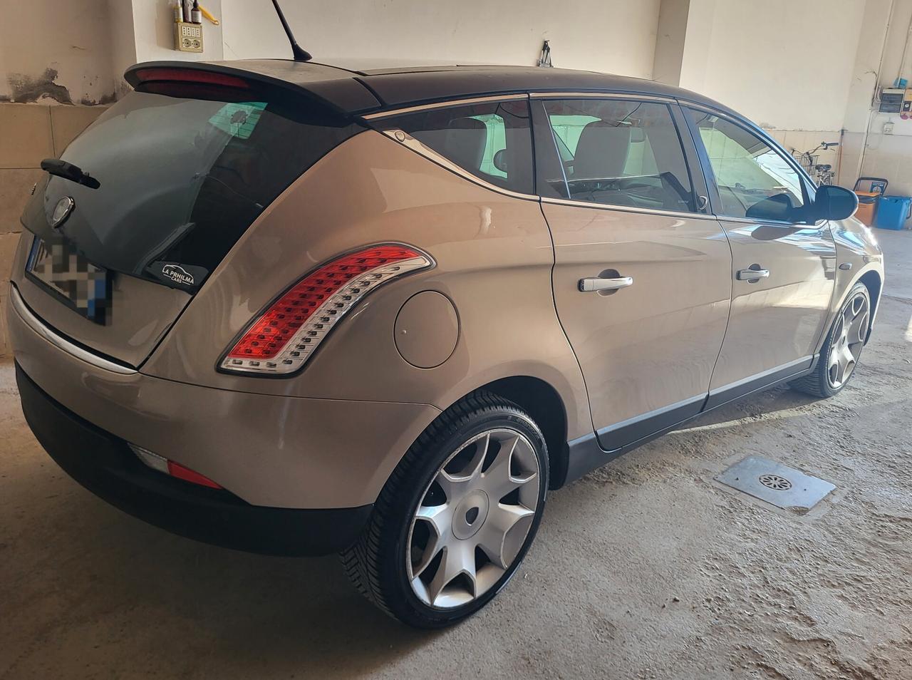 Lancia Delta 1.6 MJT DPF Oro