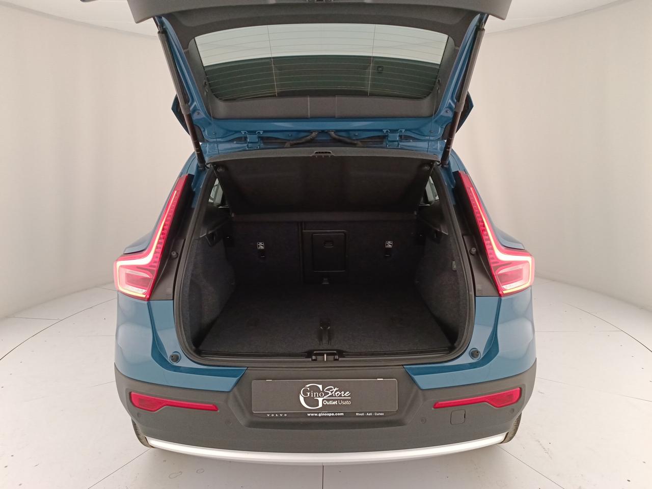VOLVO XC40 2023 - XC40 2.0 b3 Core auto