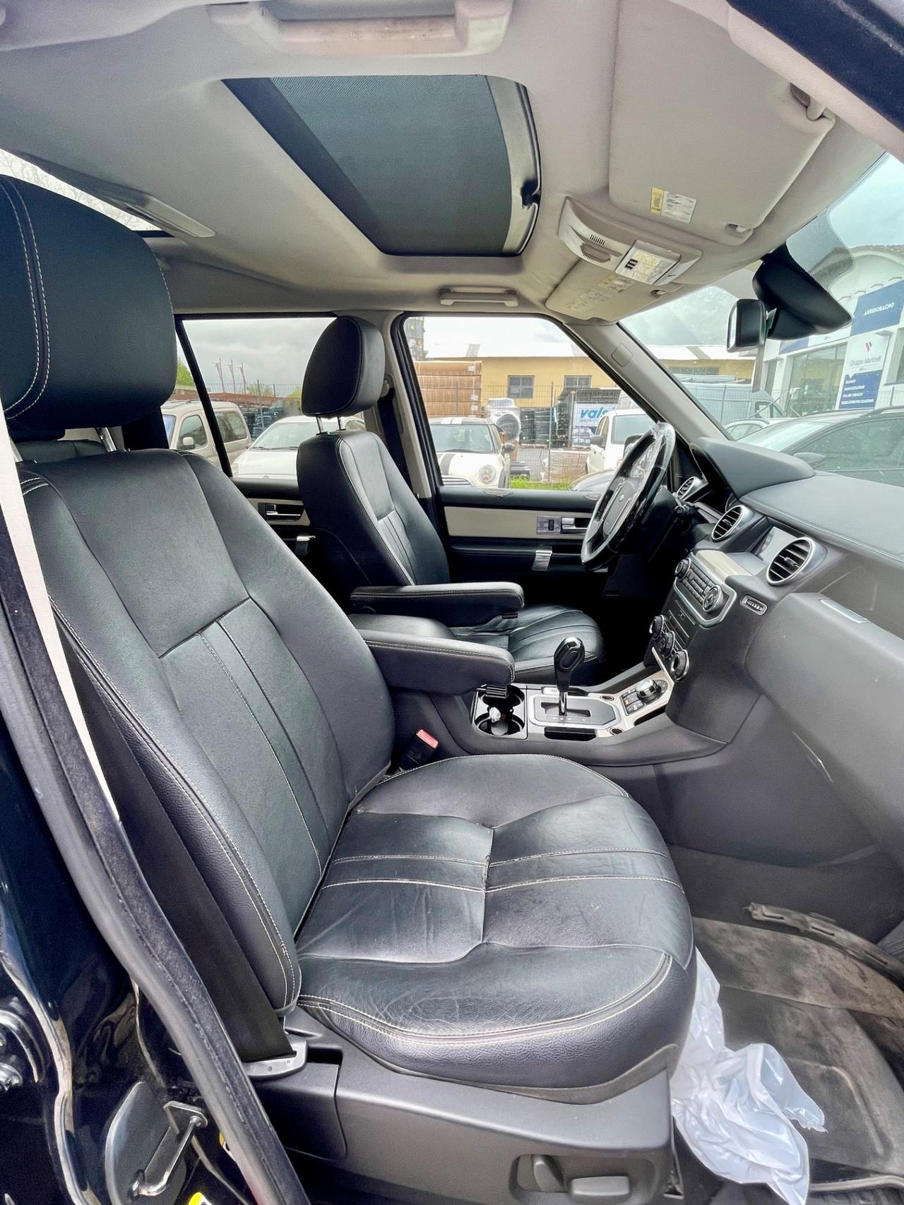 Land Rover Discovery 4 3.0 SDV6 245CV Black&White Limited Edition