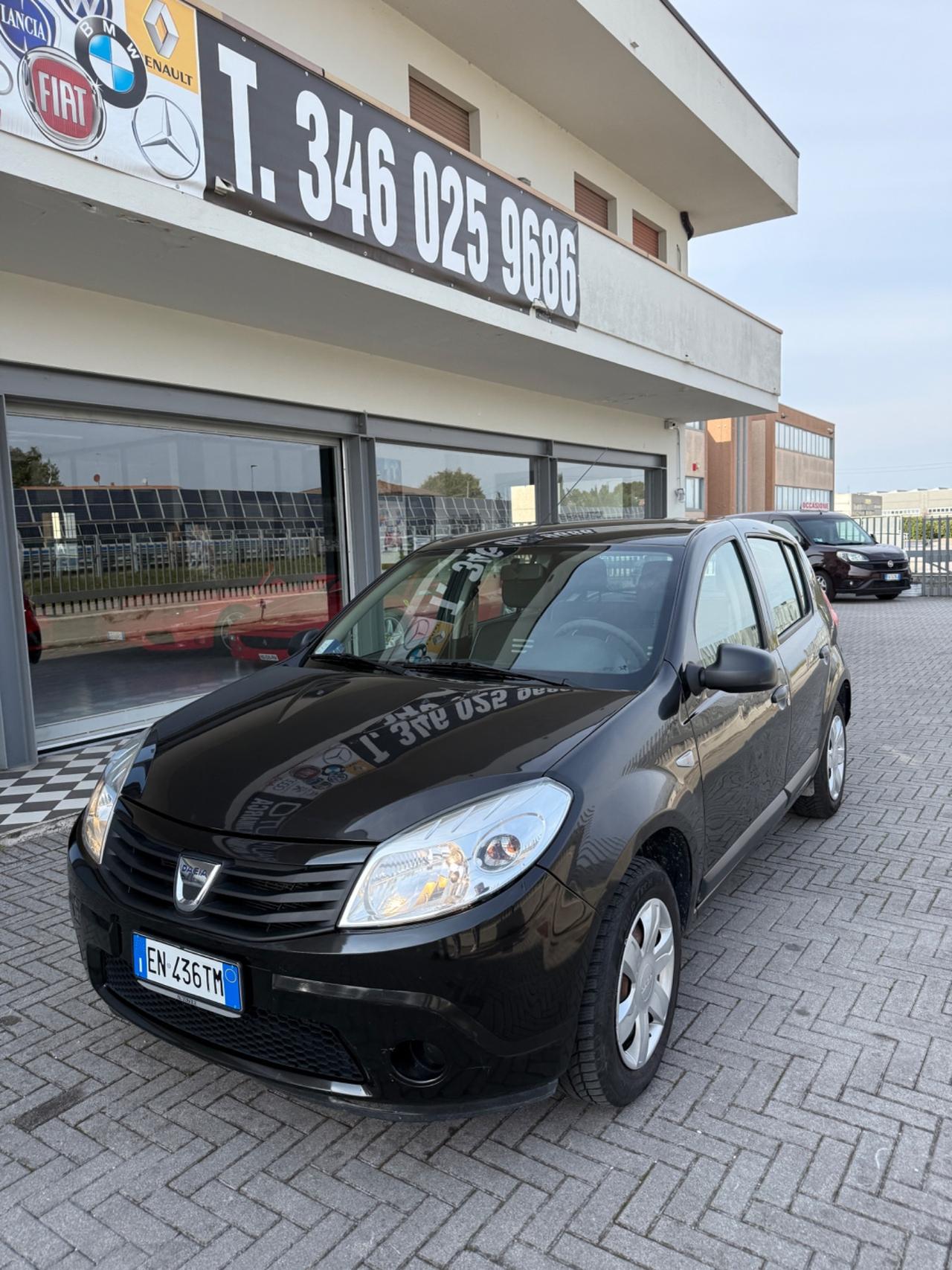 Dacia Sandero 1.2 16V GPL 75CV Embleme