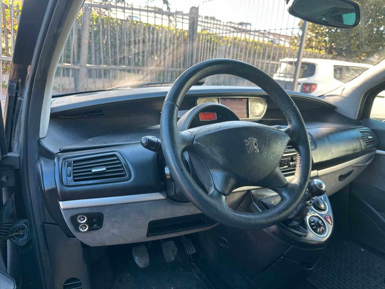 Peugeot 807 2.0 HDi 136CV ST