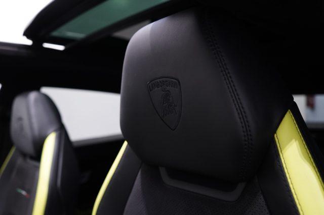 LAMBORGHINI Urus 4.0 650cv Graphite Capsule