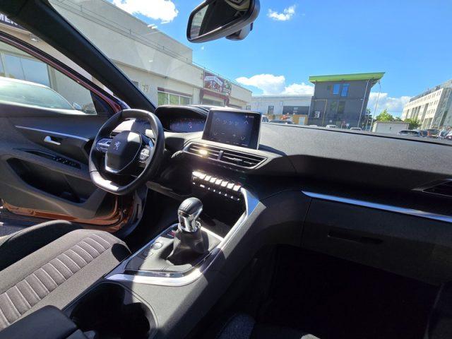 PEUGEOT 5008 PureTech Turbo 130 7 POSTI PERMUTE UNICO PROP