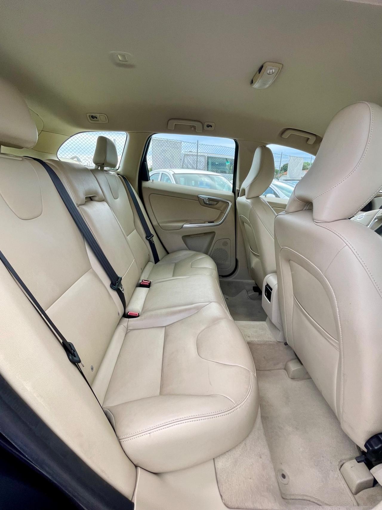 Volvo XC 60 XC60 D4 AWD Geartronic Summum