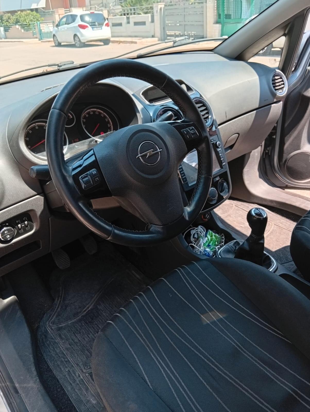 Opel Corsa 1.2 80CV 5 porte GPL