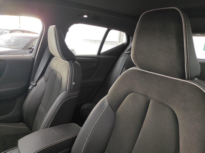 VOLVO XC40 (2017-->) - XC40 B4 AWD automatico Ultimate Dark