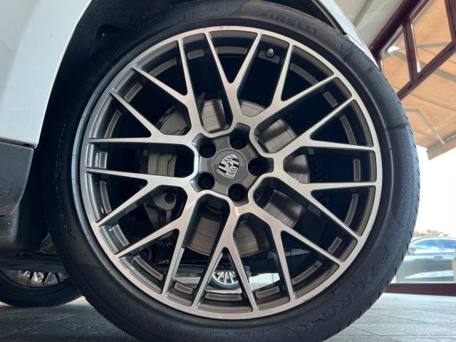 PORSCHE Macan 3.0 S