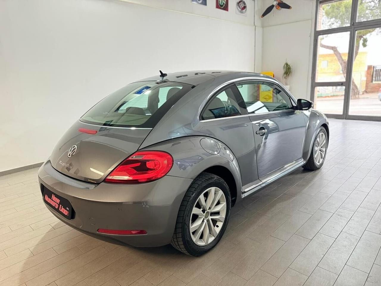 Volkswagen Maggiolino NEW BEETLE 1.6 TDI 105CV DESIGN 2012