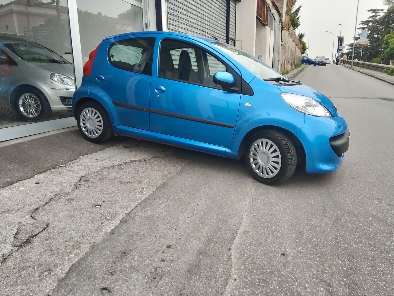 Peugeot 107 1.0 68CV 5p. Plaisir