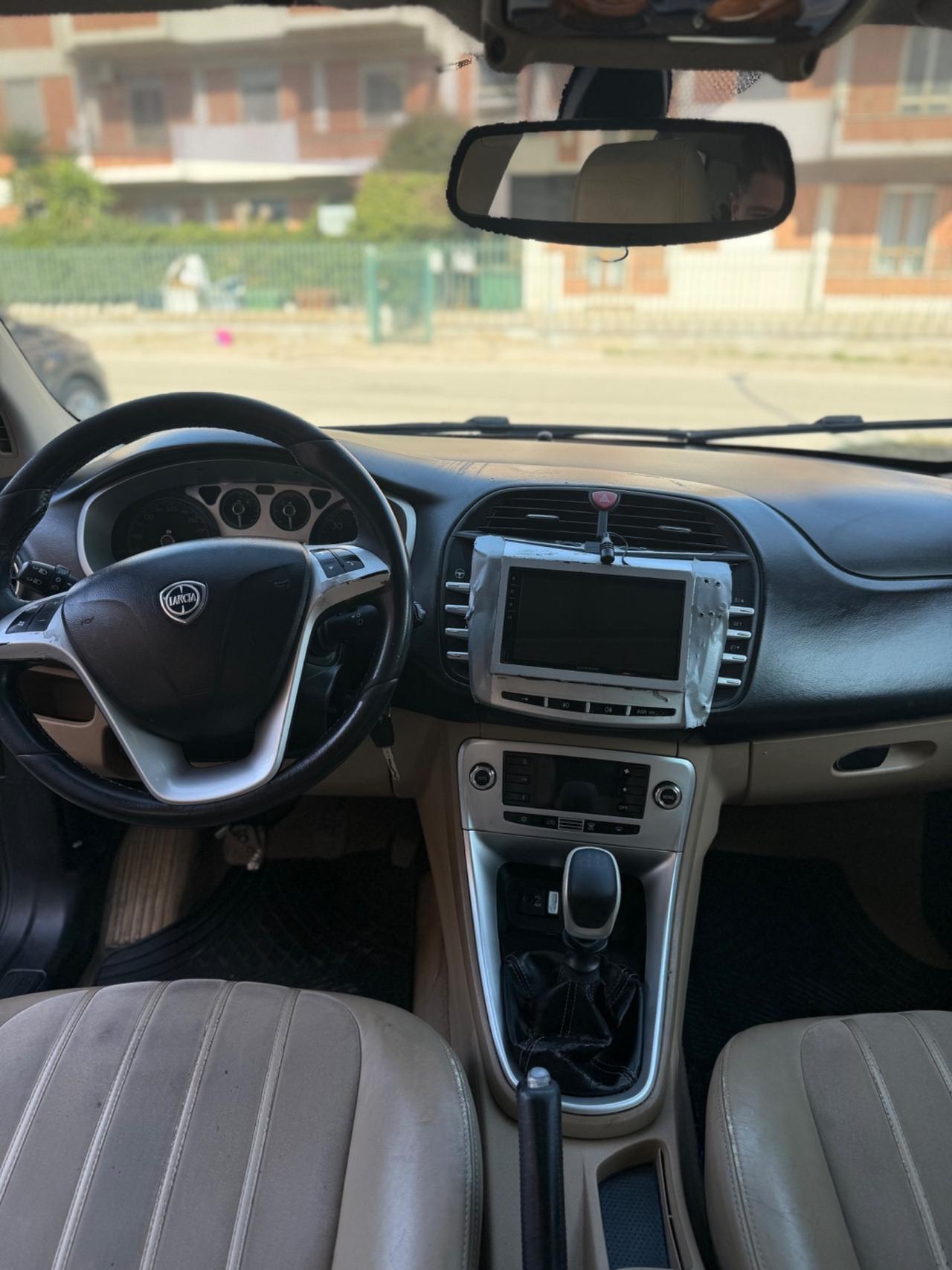 Lancia Delta 2.0 MJT DPF Argento