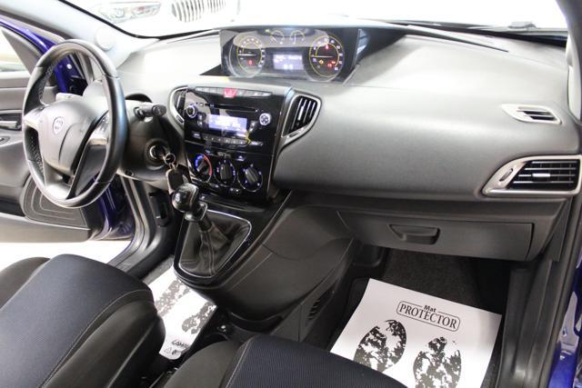 LANCIA Ypsilon 1.2 69 CV 5 porte MOMO DESIGN GPL/BENZ