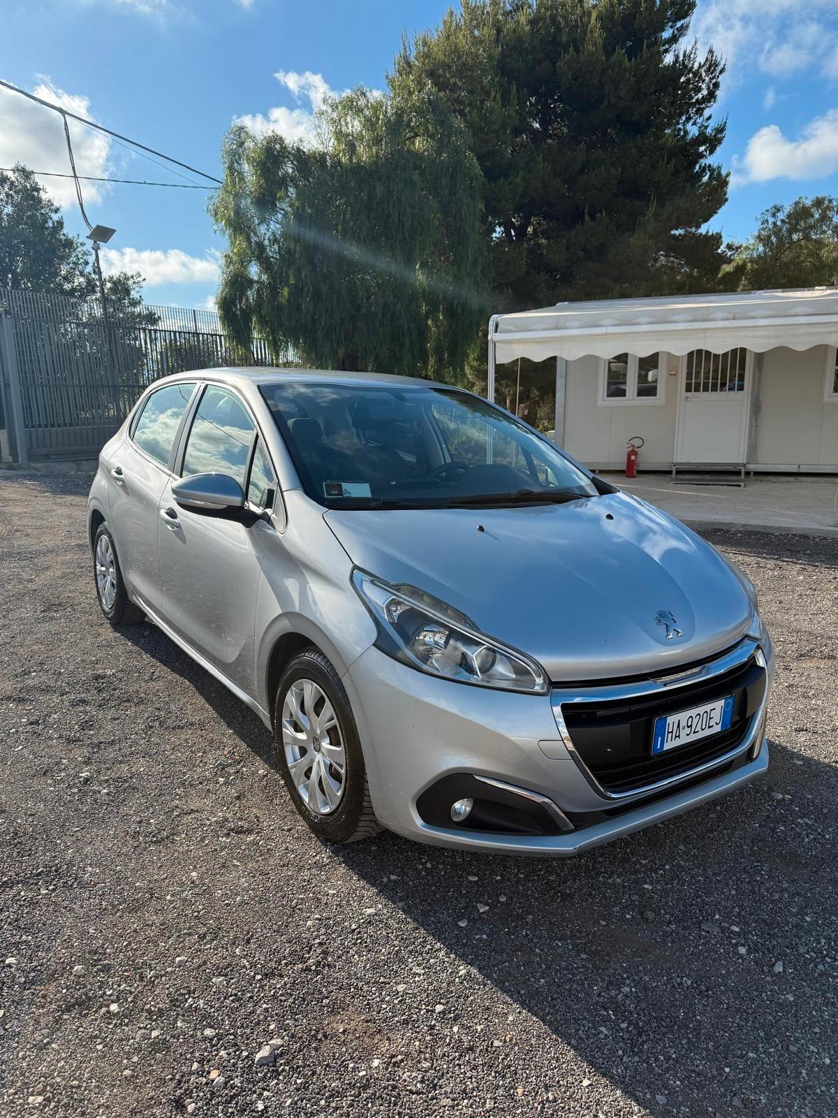 Peugeot 208 1.4 HDi 68 CV 5 porte Active