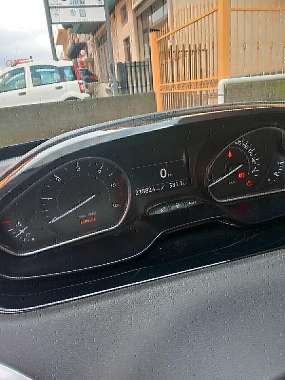 Peugeot 208 1.6 e-HDi 92 CV Stop&Start 5 porte Allure