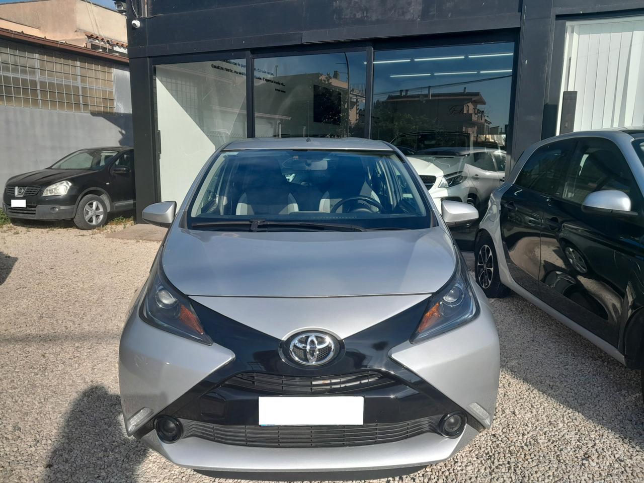 Toyota Aygo 1.0 VVT-i 69 CV 5 porte x-play TSS MMT