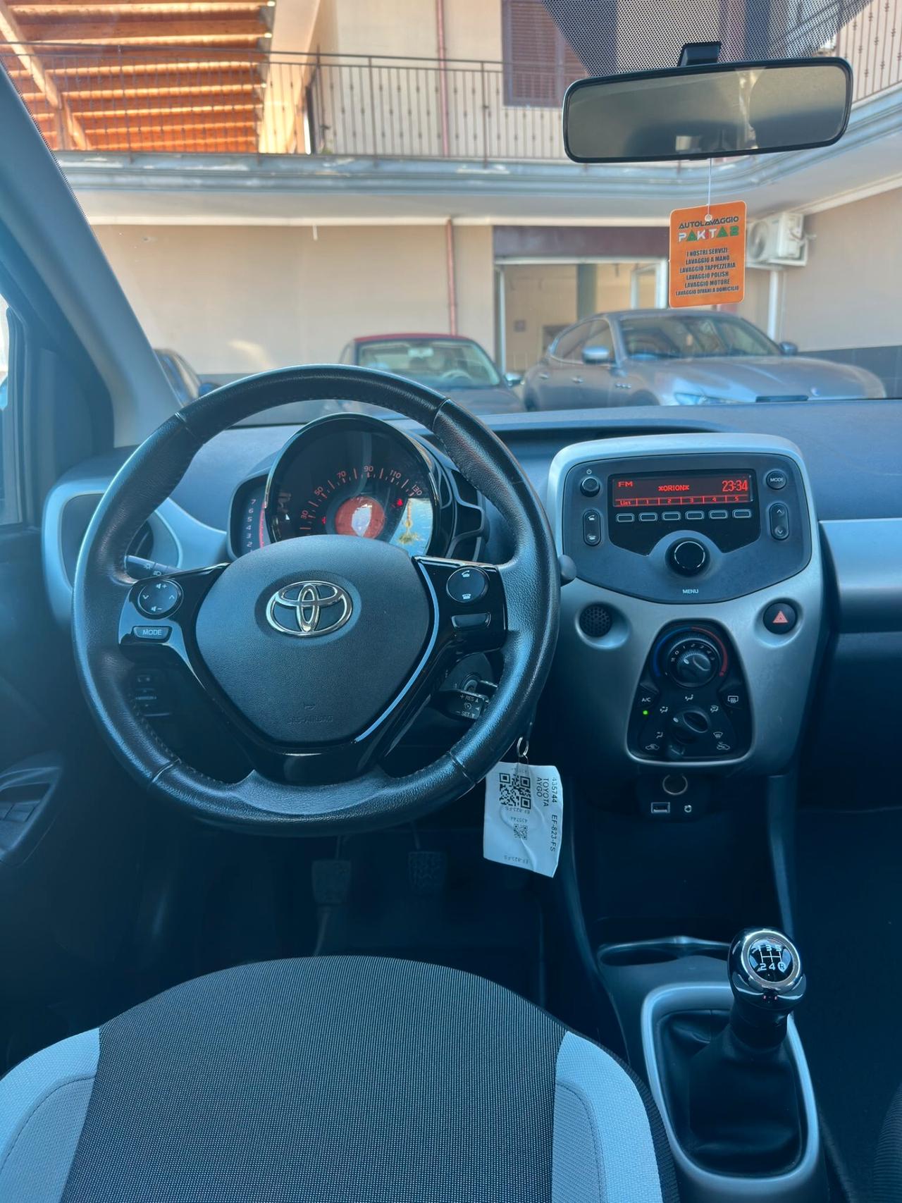Toyota Aygo 1.0 VVT-i 69 CV 5 porte x-cite