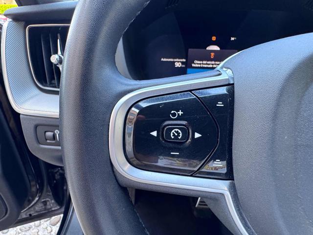 VOLVO XC60 B4 (d) AWD automatico Plus Dark