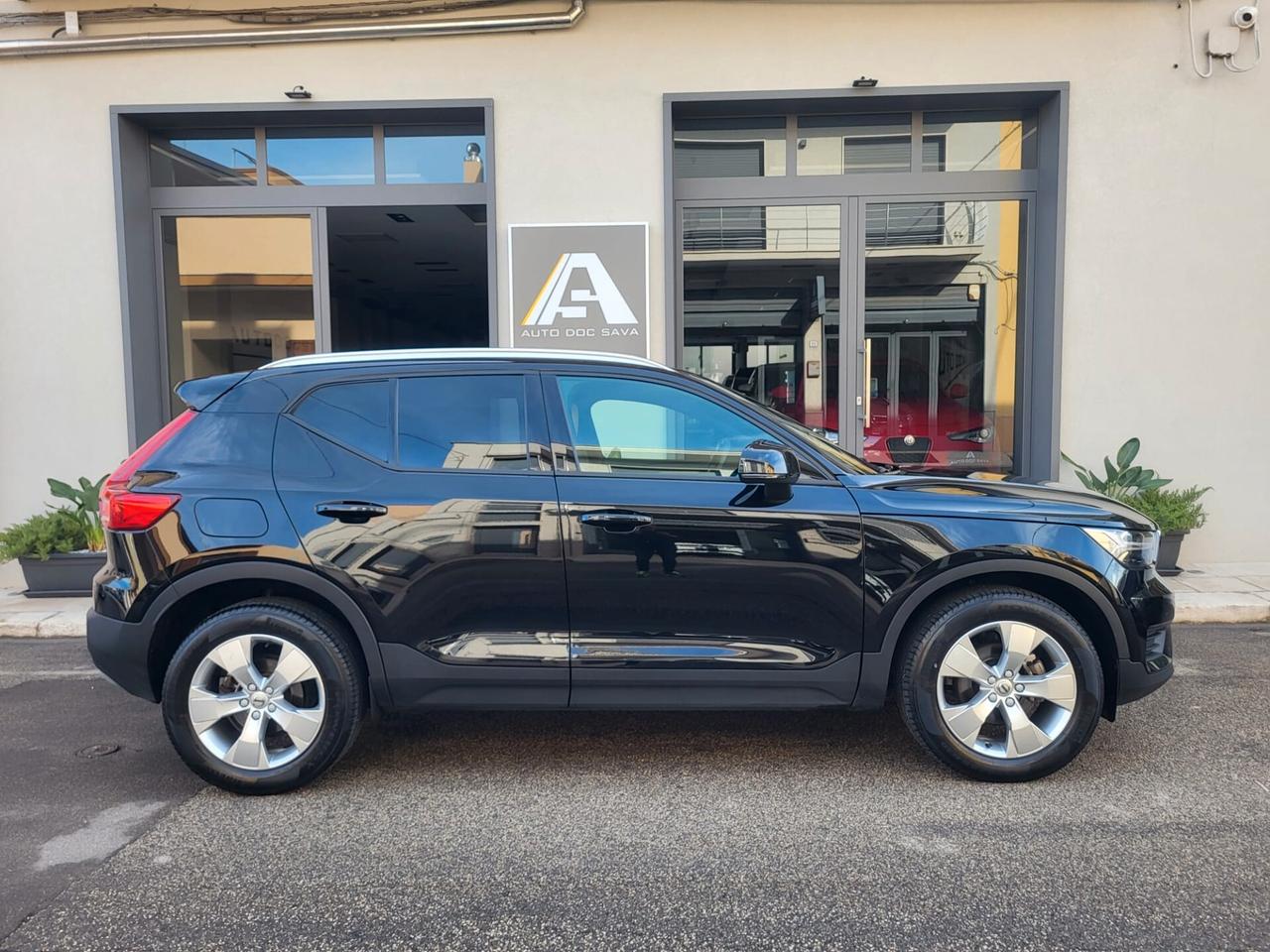 Volvo XC40 D3 Geartronic Momentum Pelle Beige Retroc. Cerchi 18...