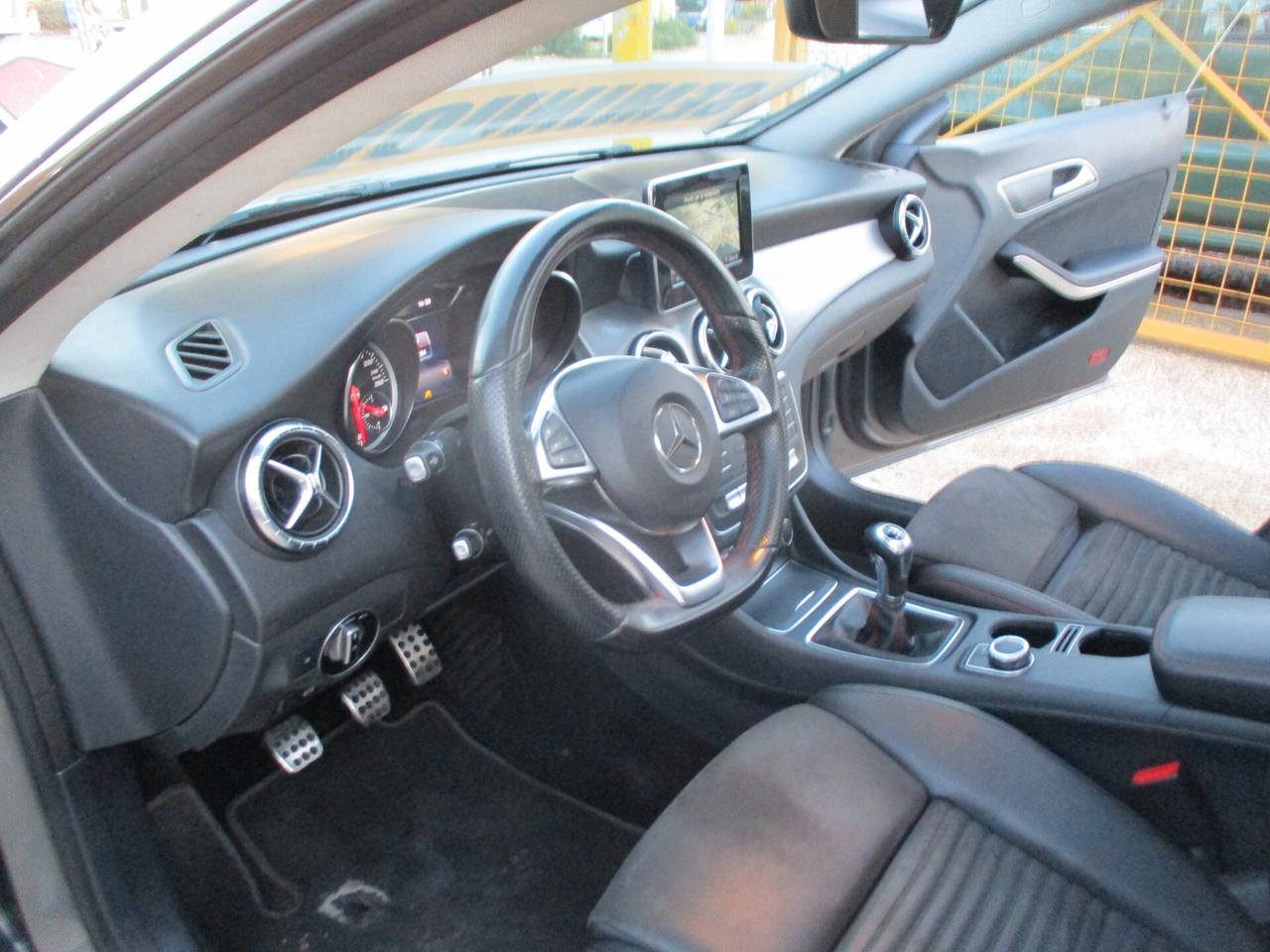 Mercedes-benz CLA 200 d FULL (TETTO APRIBILE) 2017