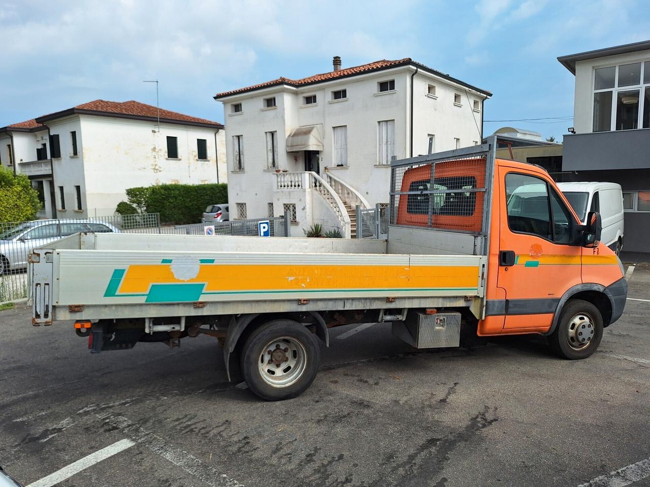 Iveco Daily 35c15 3.0 diesel Cassone fisso Patente B