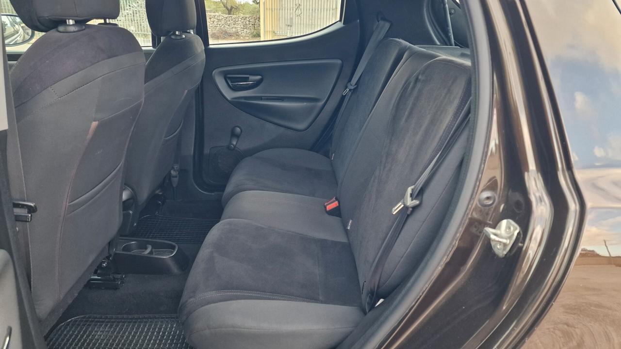 Lancia Ypsilon 1.2 69 CV 5 porte S&S Gold