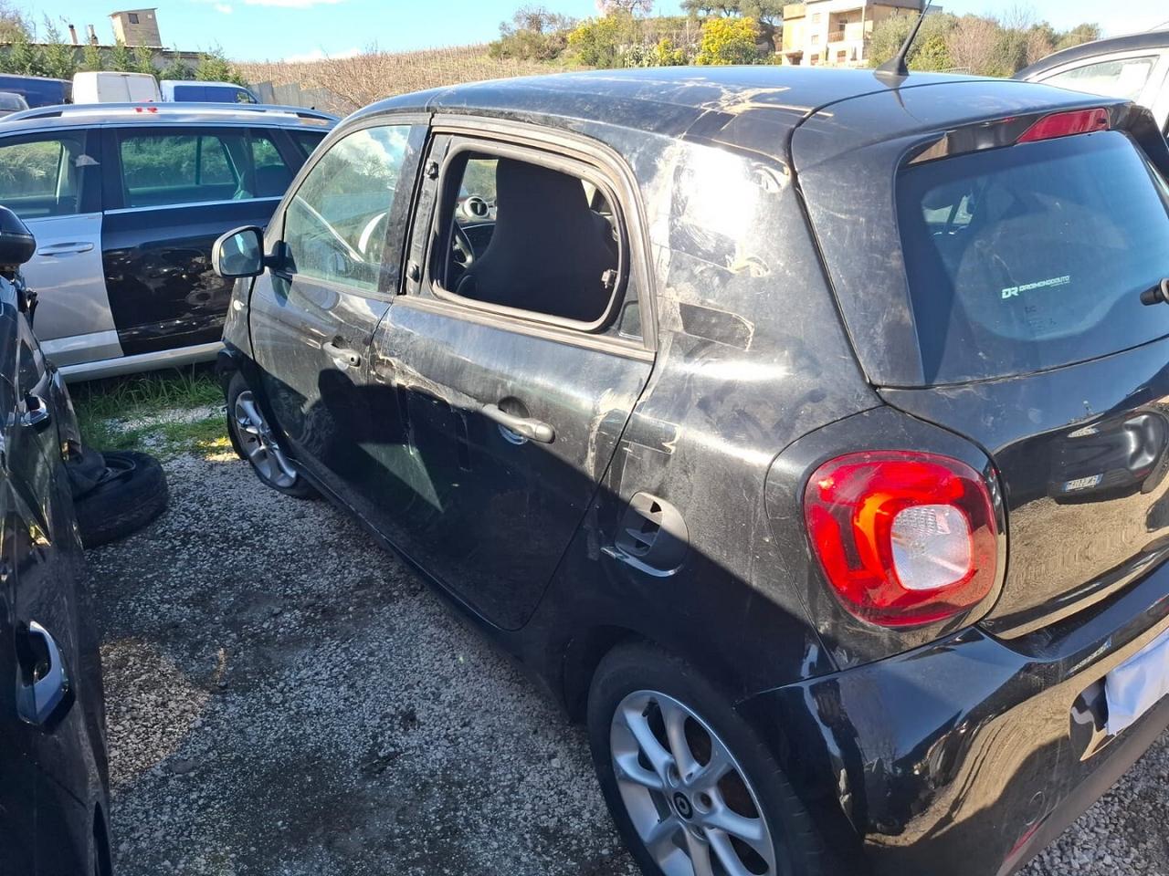 SMART FORFOUR 70 1.0 BENZINA MANUALE SINISTRATA