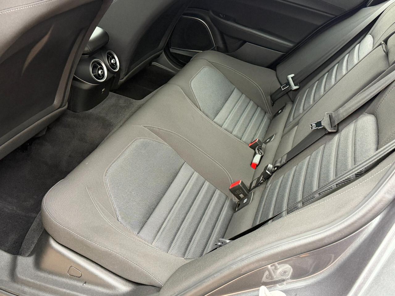 Alfa Romeo Giulia 2.2 TURBODIESEL 160 cv. AT8 SUPER BUSINESS