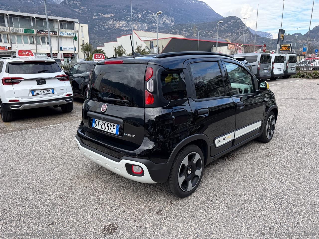 FIAT Panda 1.0 FireFly S&S Hybrid PACK CROSS